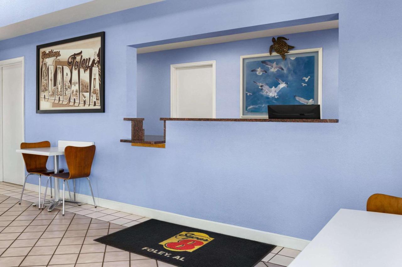 Super 8 By Wyndham Foley Motel Buitenkant foto
