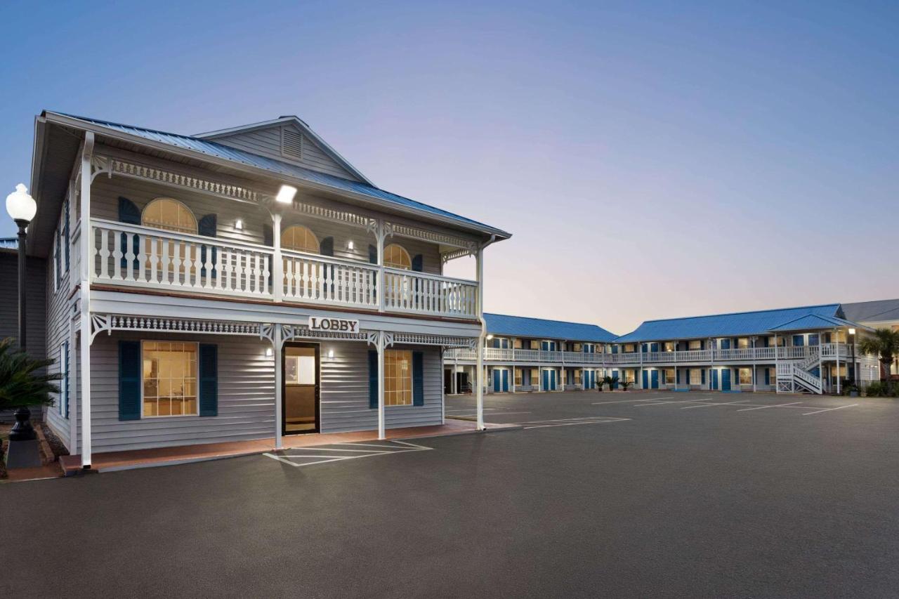 Super 8 By Wyndham Foley Motel Buitenkant foto