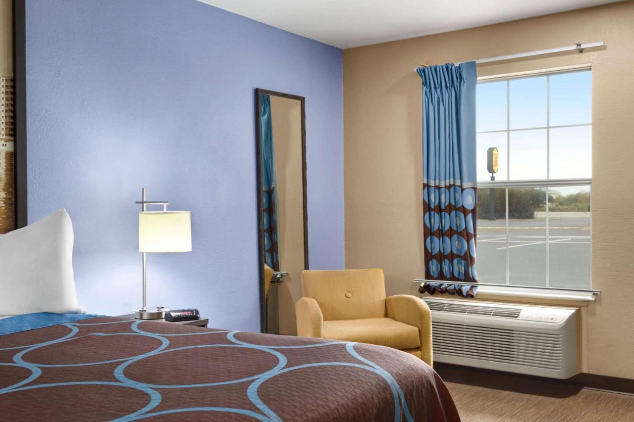 Super 8 By Wyndham Foley Motel Buitenkant foto