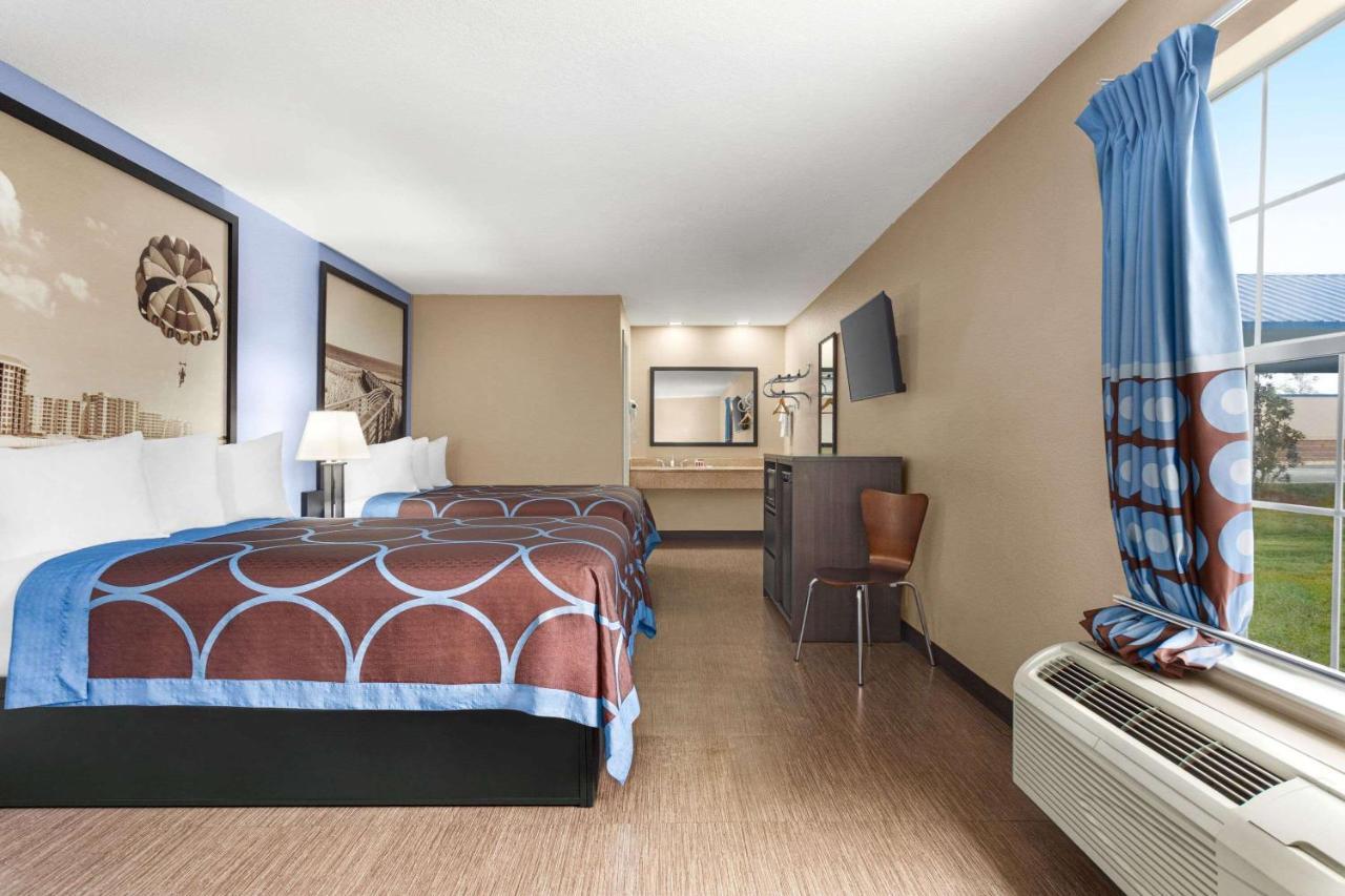 Super 8 By Wyndham Foley Motel Buitenkant foto