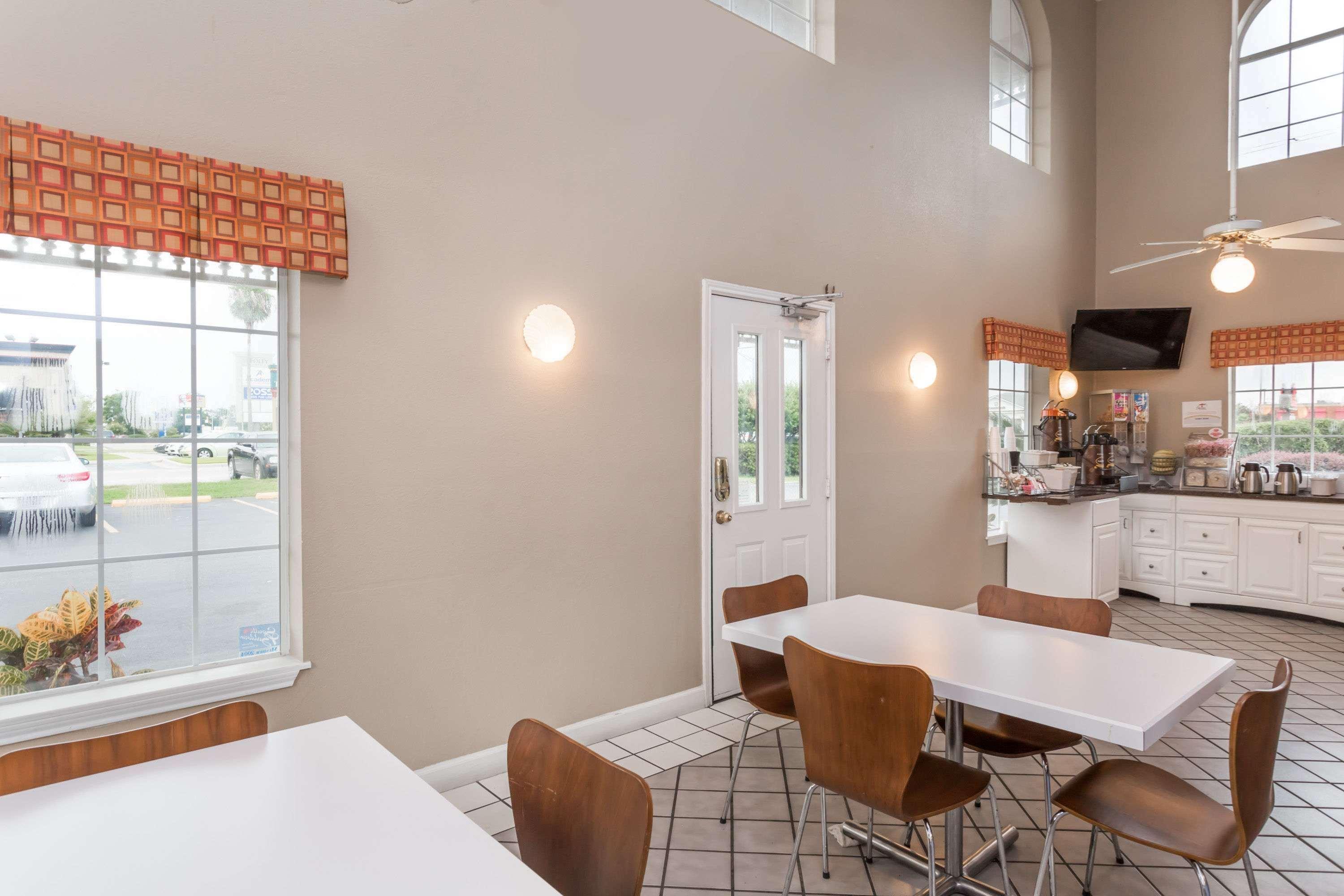Super 8 By Wyndham Foley Motel Buitenkant foto