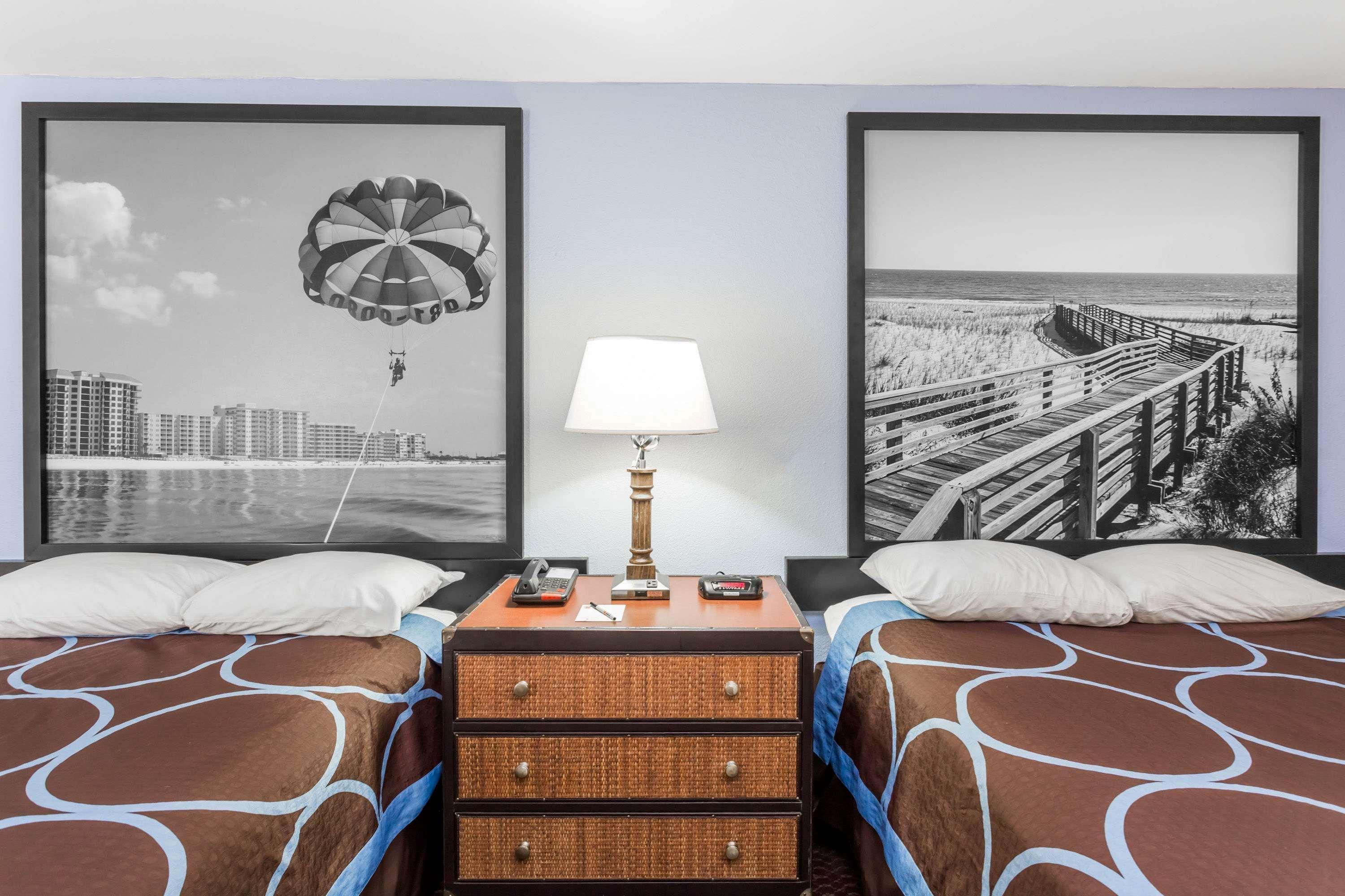 Super 8 By Wyndham Foley Motel Buitenkant foto