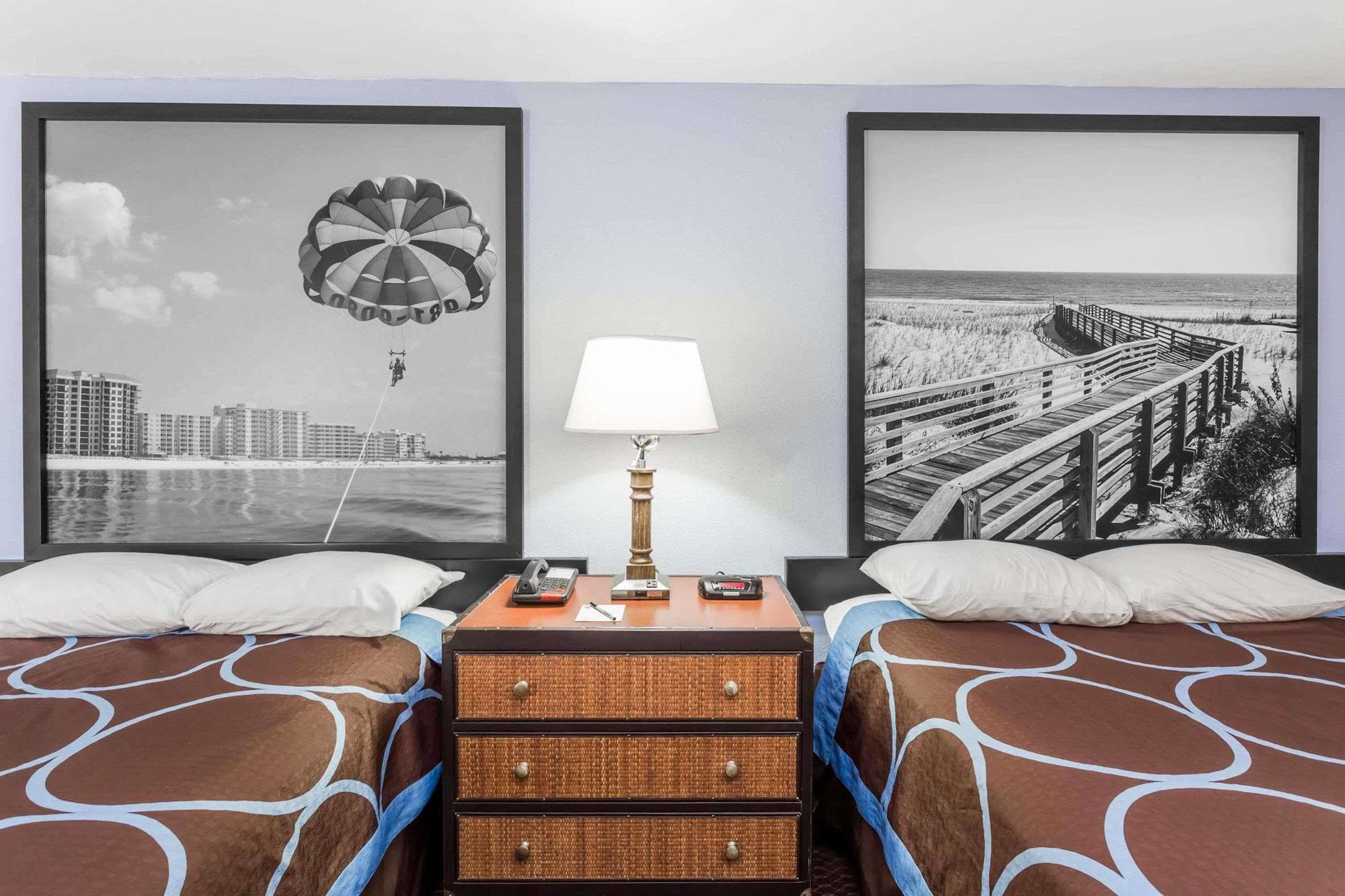 Super 8 By Wyndham Foley Motel Buitenkant foto
