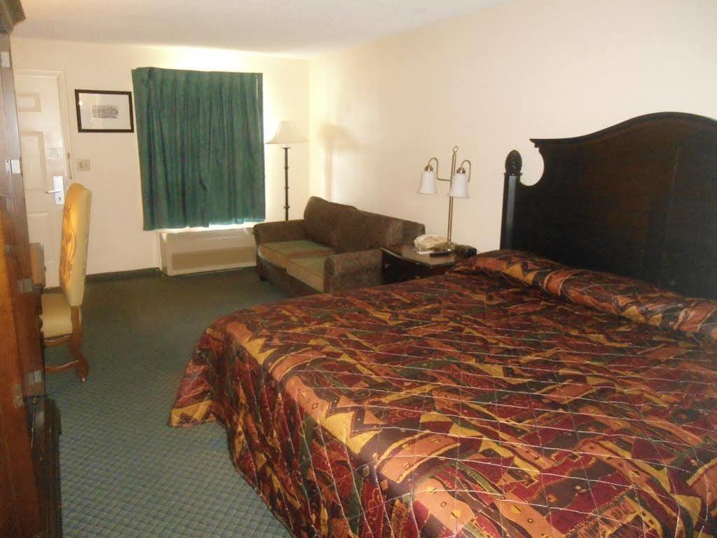 Super 8 By Wyndham Foley Motel Buitenkant foto