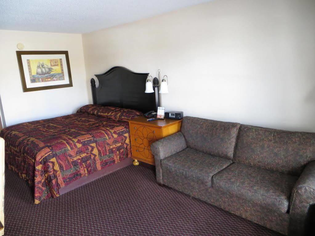 Super 8 By Wyndham Foley Motel Buitenkant foto