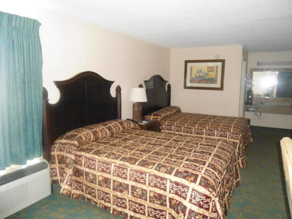 Super 8 By Wyndham Foley Motel Buitenkant foto